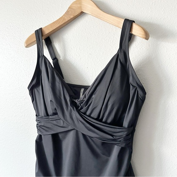 Lands' End DDD-Cup Black Tummy Control Wrap Tankini Swim Top Women’s Size 18 - Picture 3 of 10